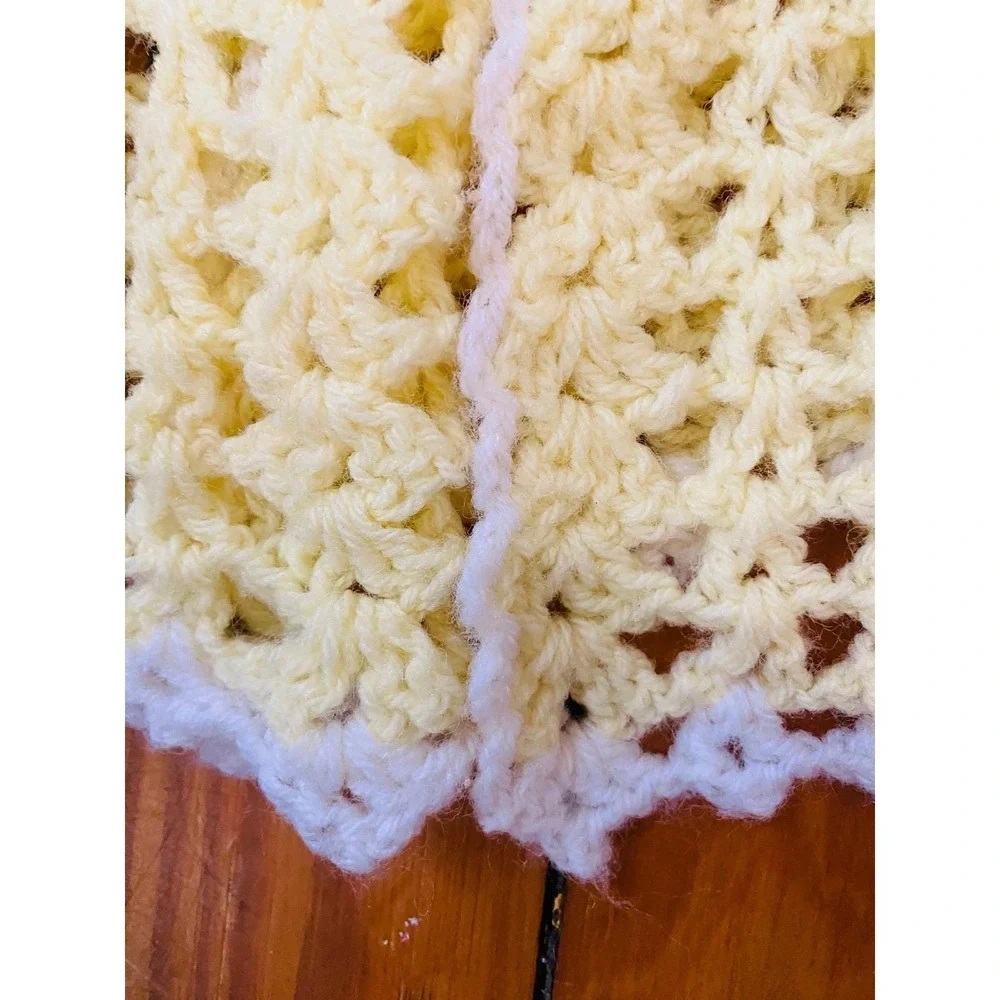 Vtg Handmade newborn‎ Crochet Baby Sweater and Bonnet Set Pale Yellow White Trim